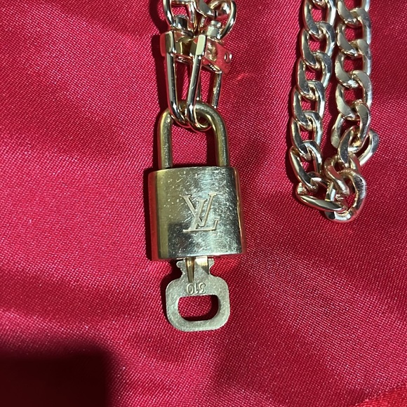 - Choker with authentic lock and key with unbranded chain - Picture 4 of 4